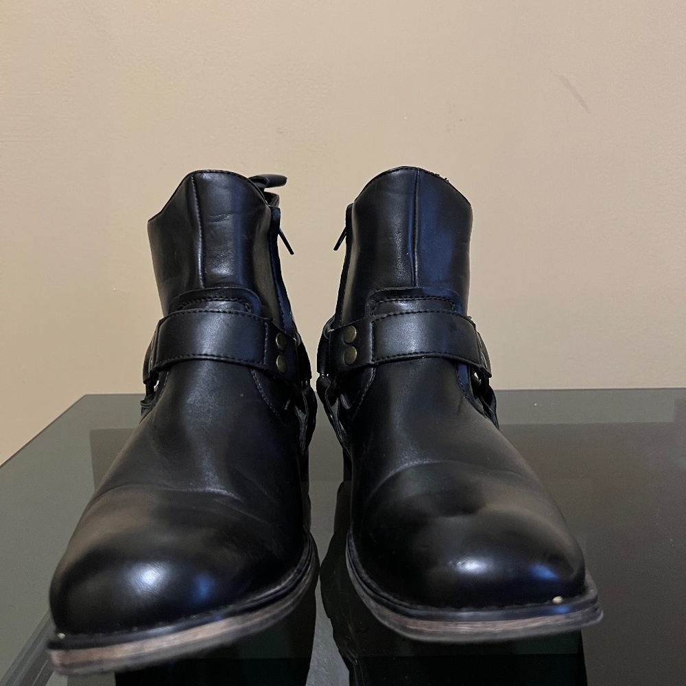 Men J75 black leather  strap boots with side  zipper size 9